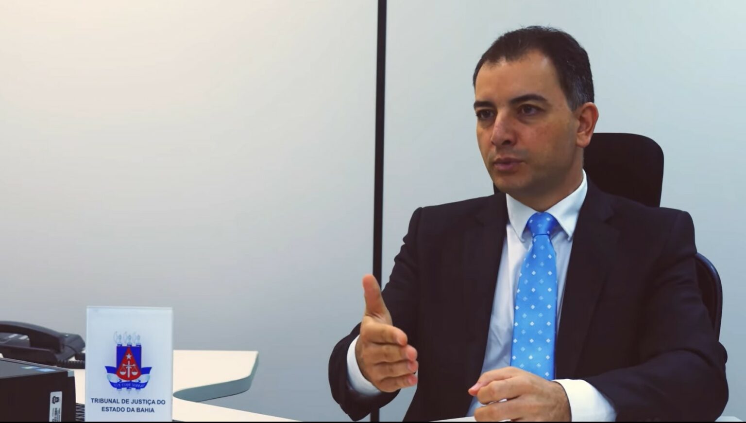 Antônio Faiçal em entrevista no minidocumentário da pesquisa 'Do descrédito ao desmonte'